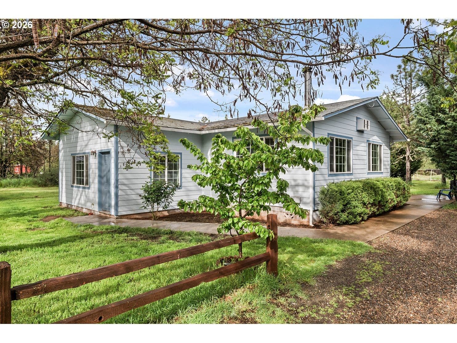 Listing photo 1 of 6