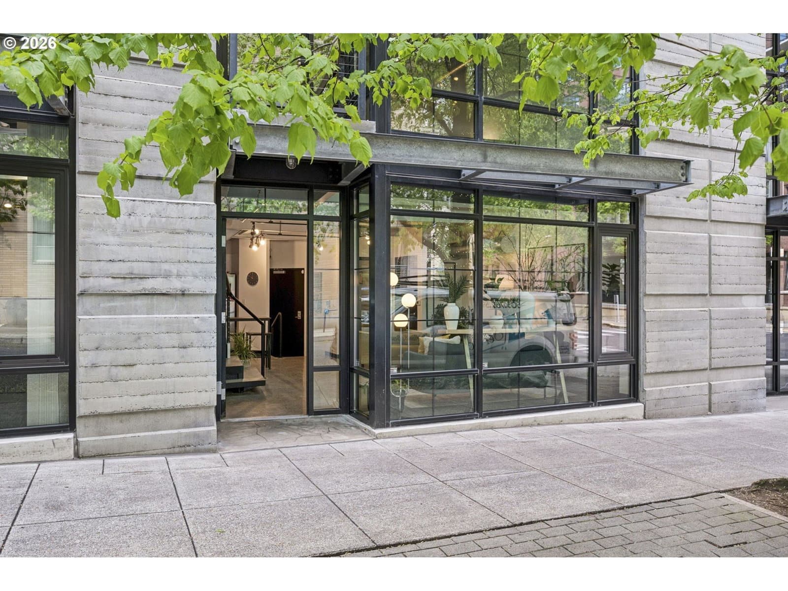 Listing photo 1 of 6