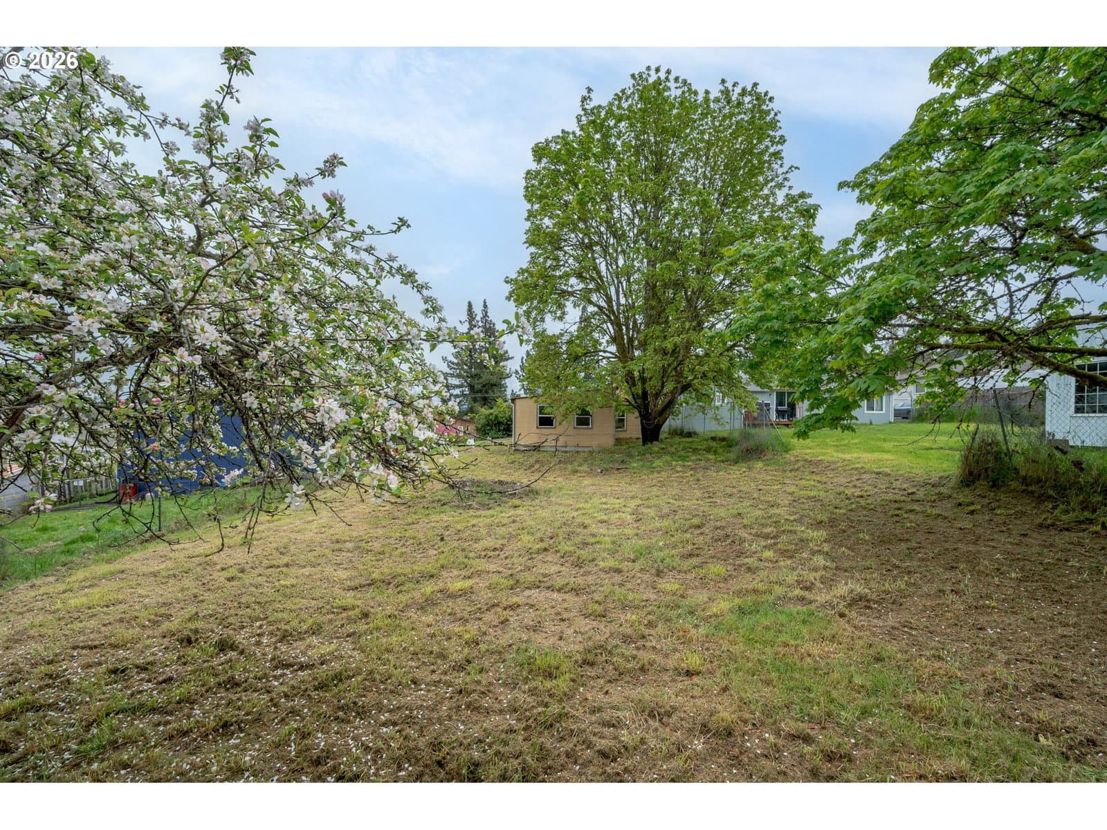 Listing photo 1 of 6