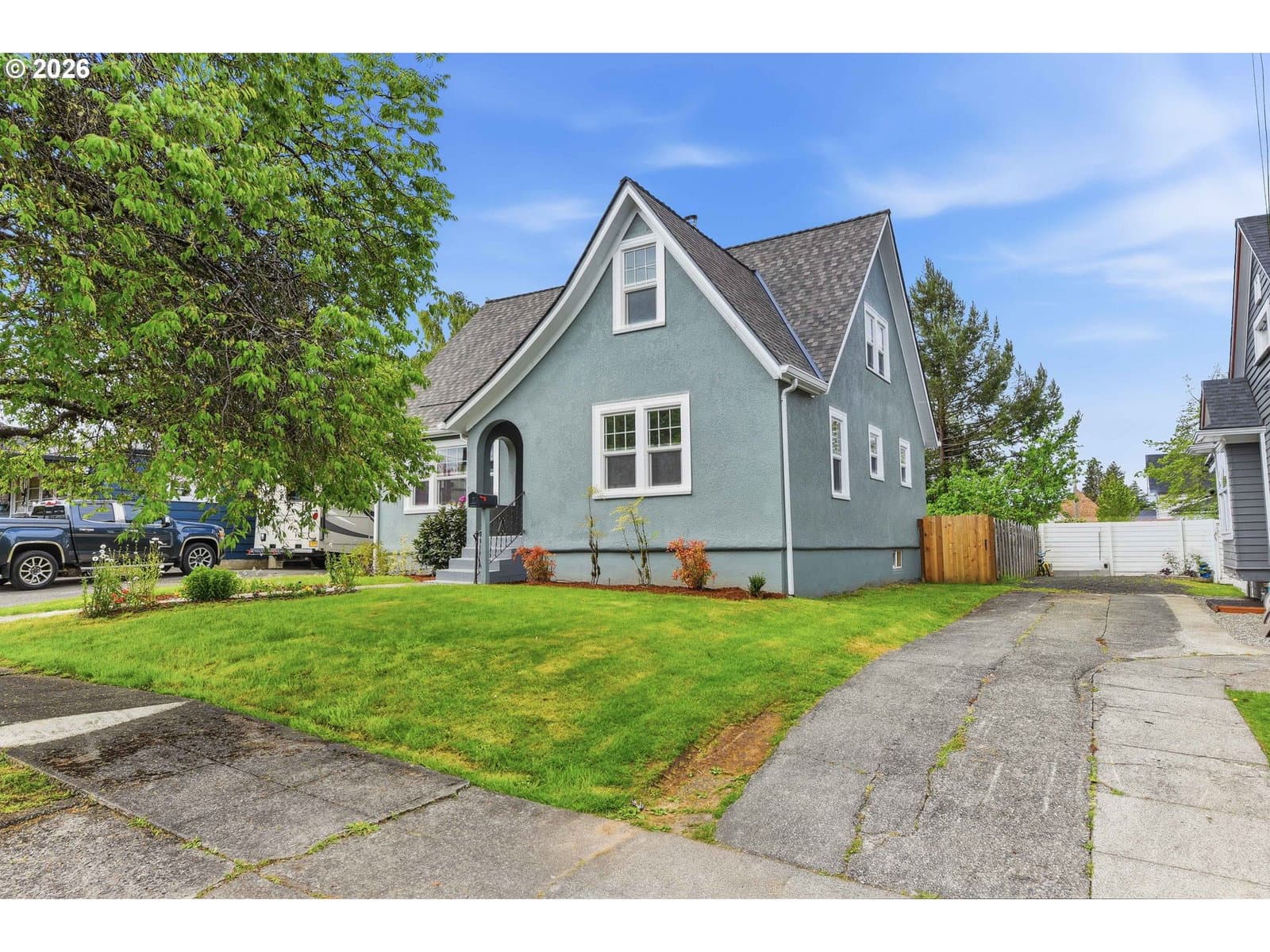 Listing photo 1 of 6