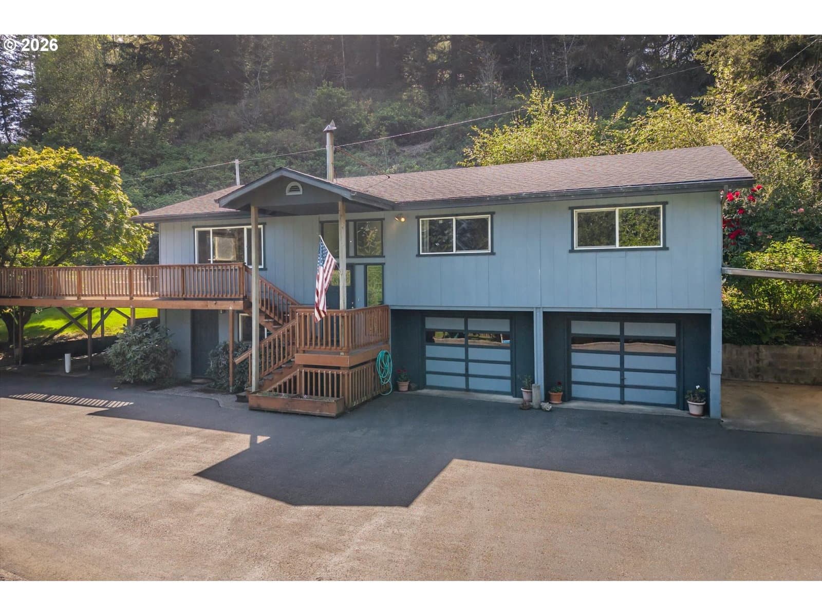 Listing photo 1 of 6