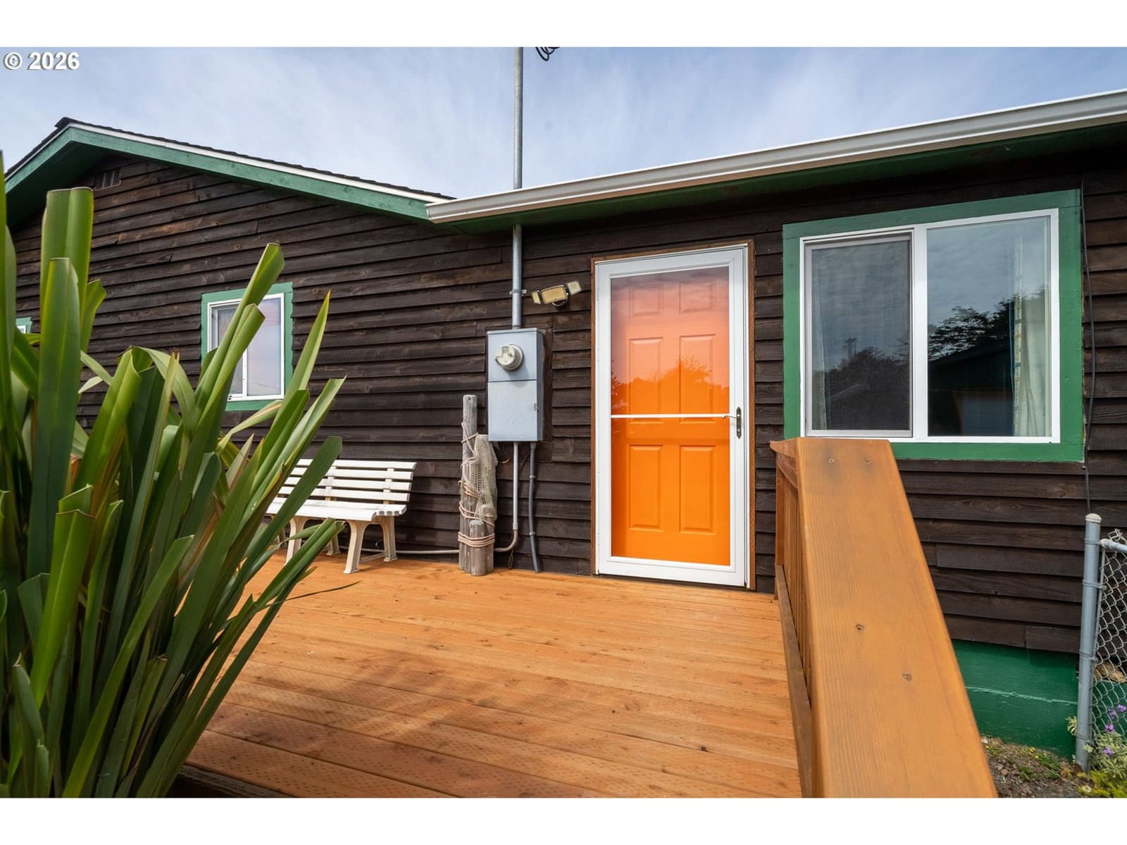 Listing photo 1 of 6