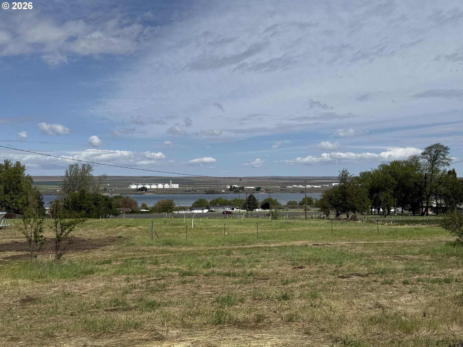 Listing photo 1 of 2