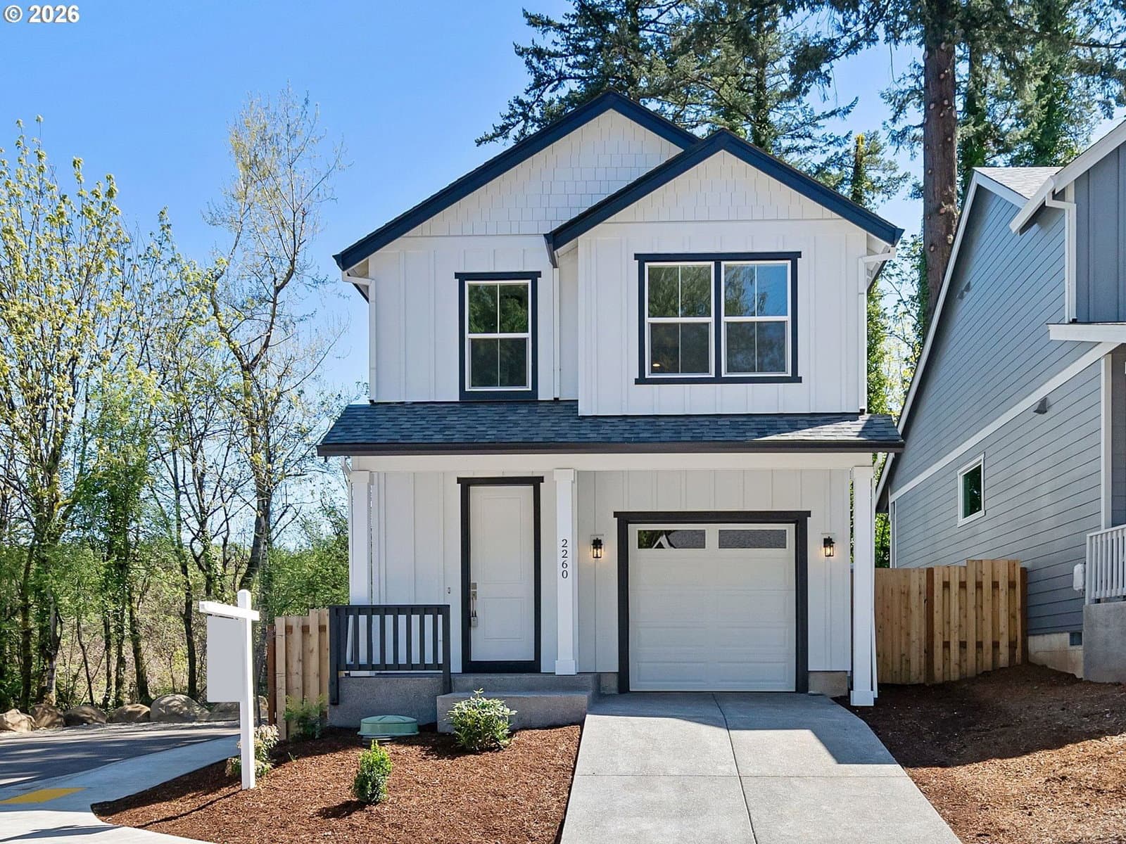 Listing photo 1 of 6