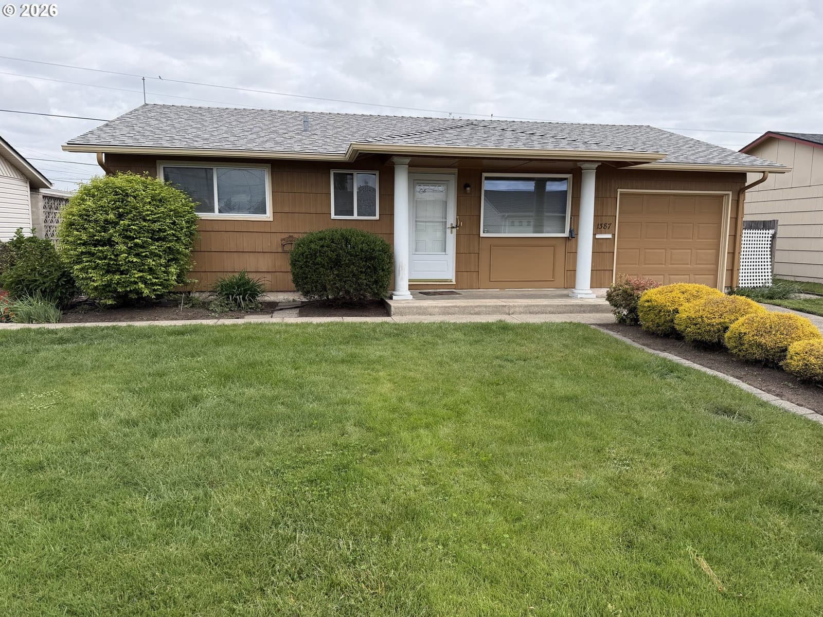 Listing photo 1 of 6