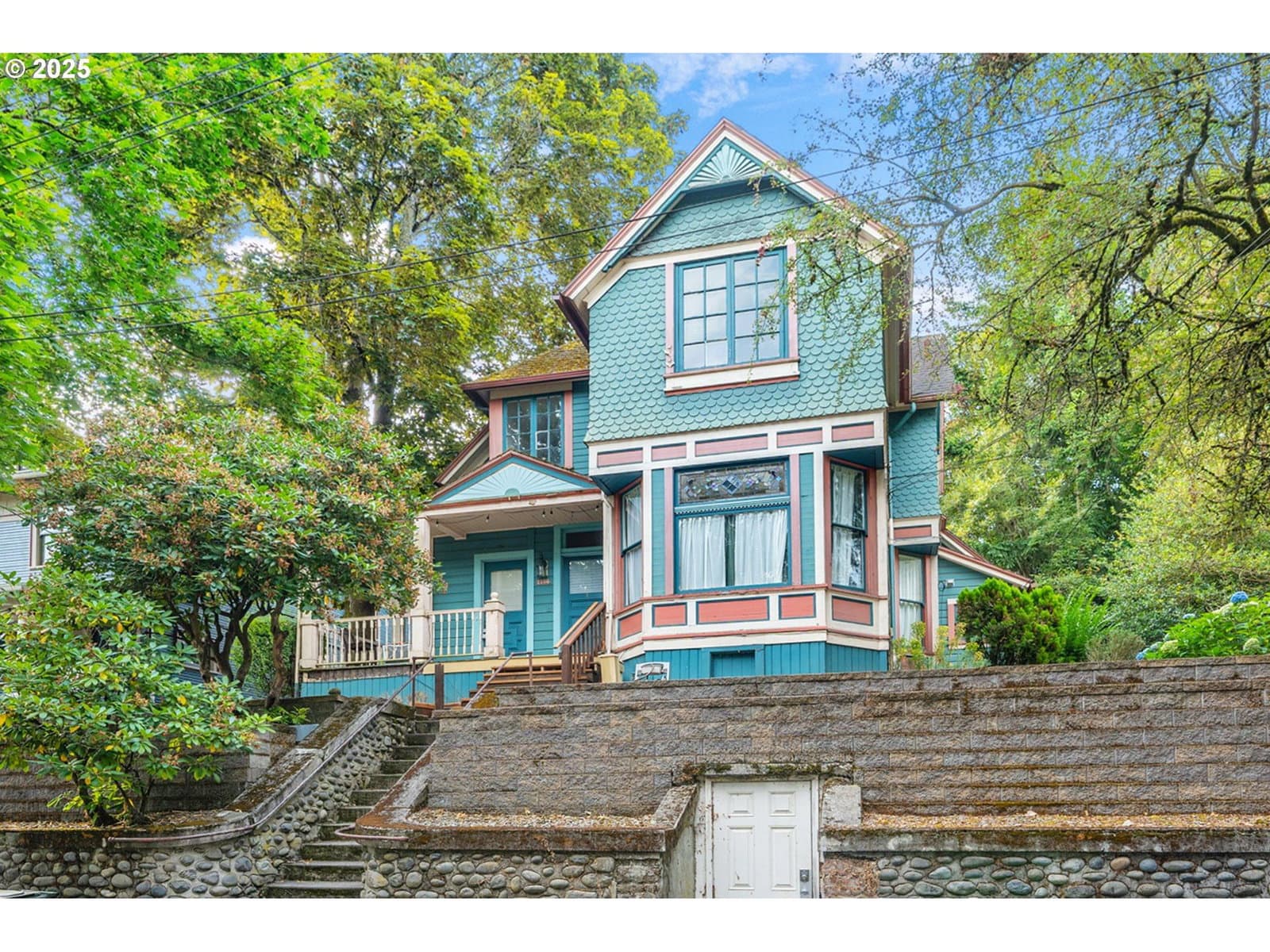 Listing photo 1 of 6