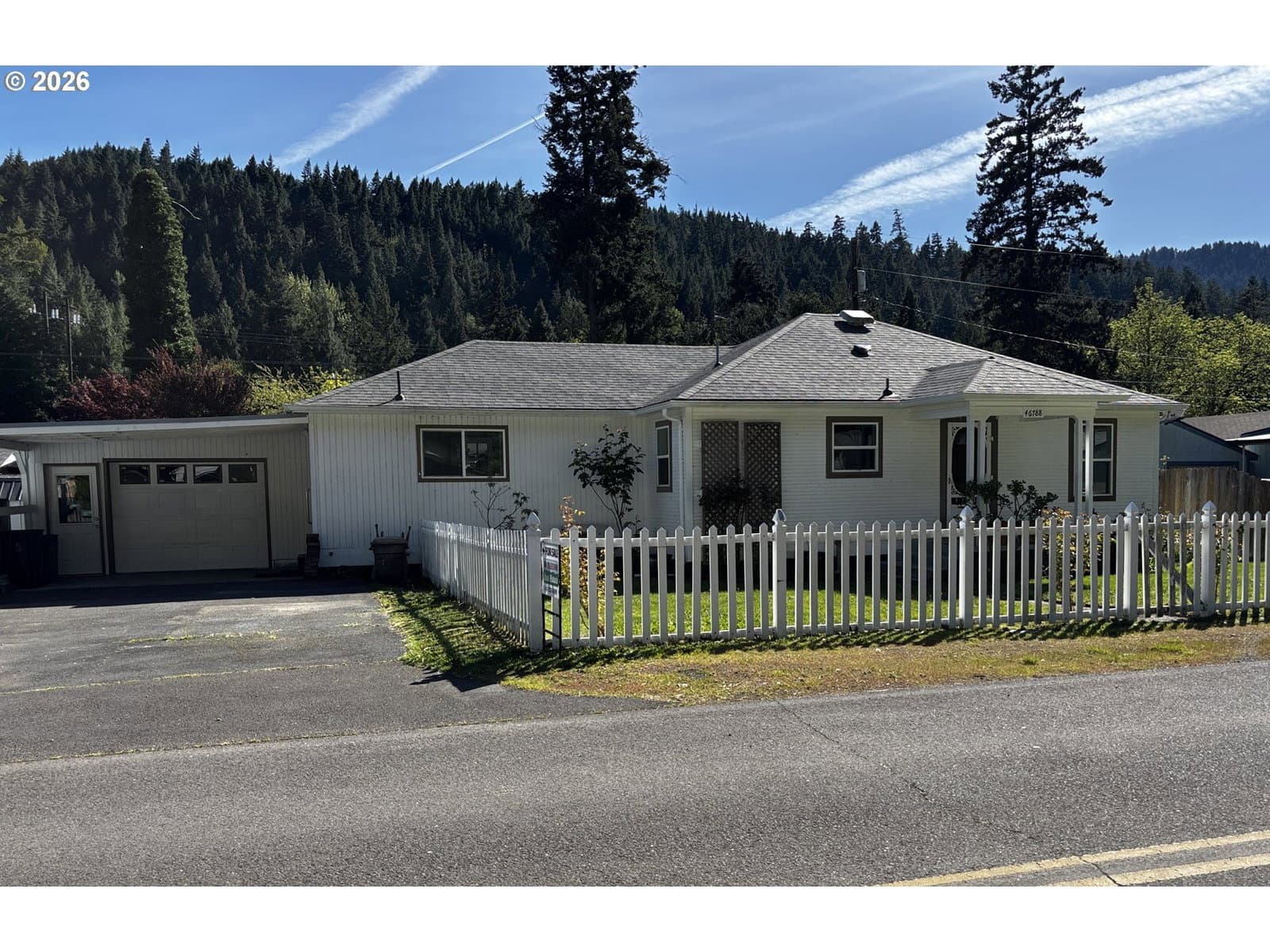 Listing photo 1 of 6