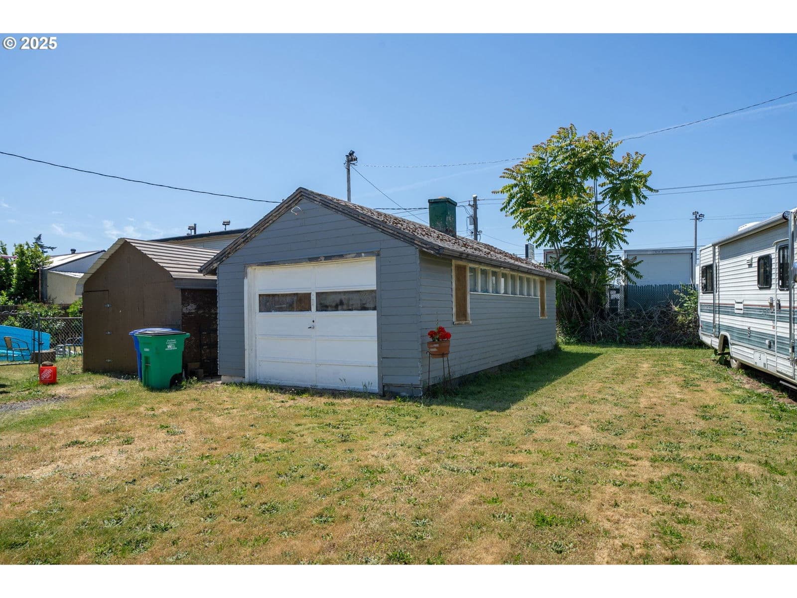 Listing photo 1 of 6