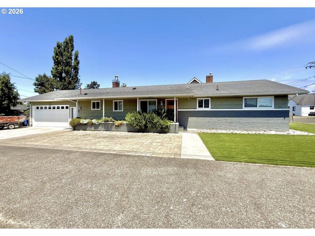 Listing photo 1 of 6