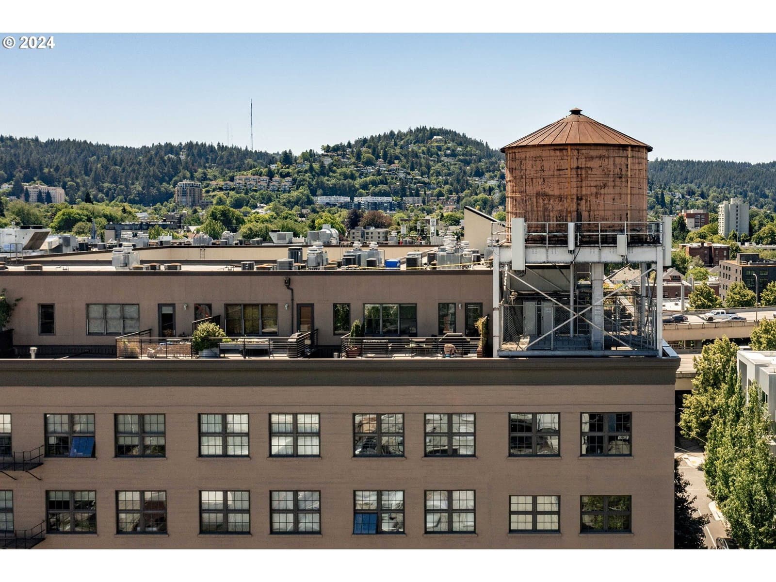 Listing photo 1 of 6