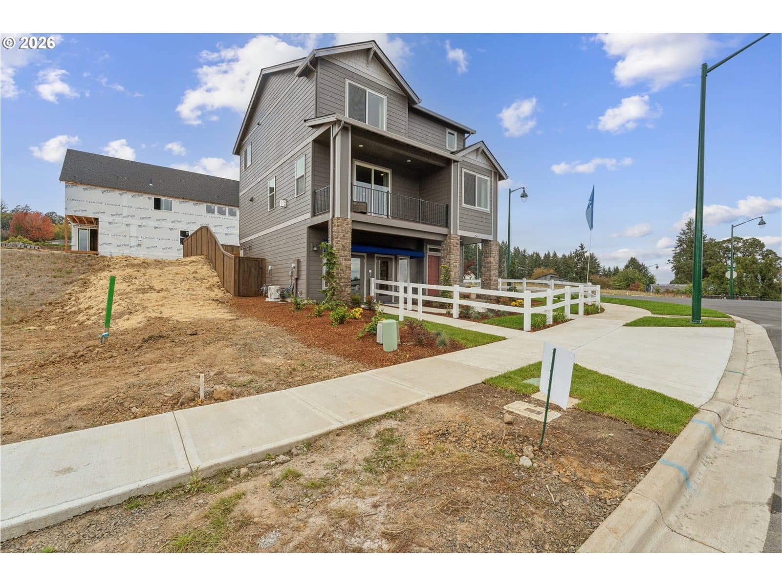 Listing photo 1 of 6