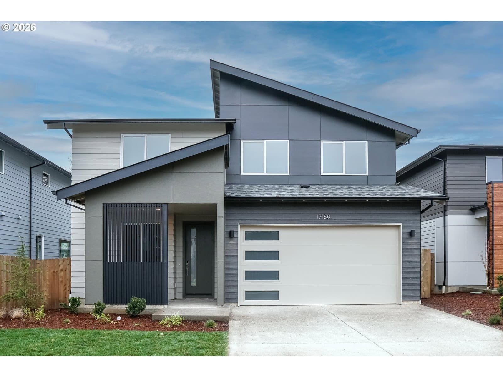 Listing photo 1 of 4