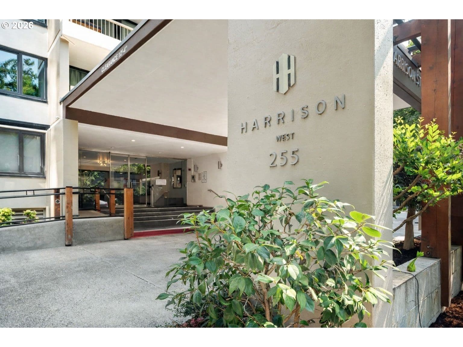 Listing photo 1 of 6