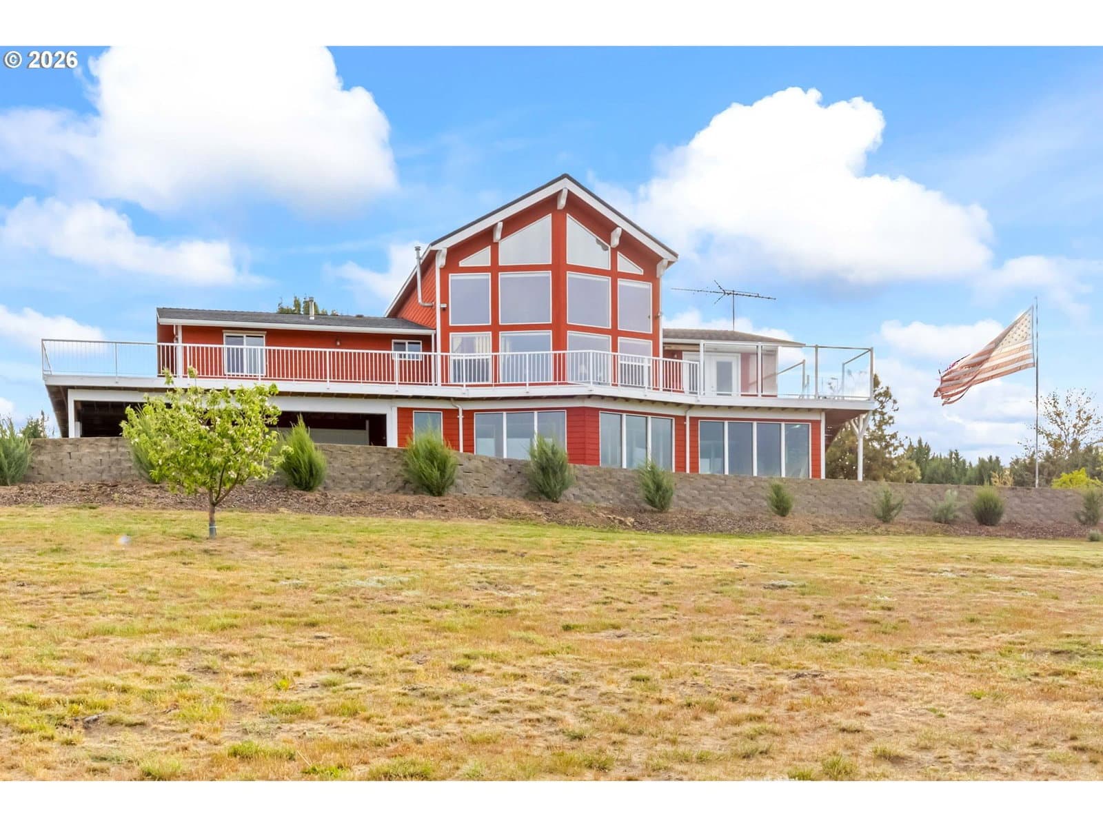 Listing photo 1 of 6