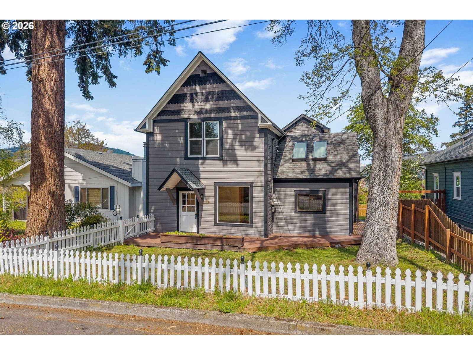 Listing photo 1 of 6