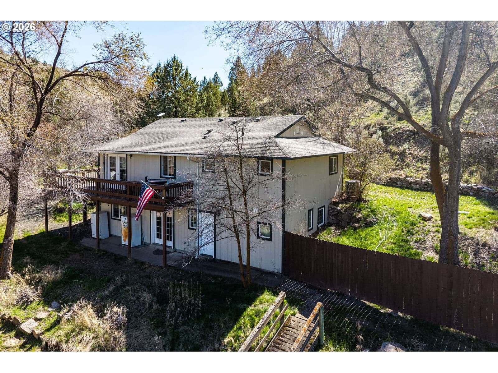 Listing photo 1 of 6