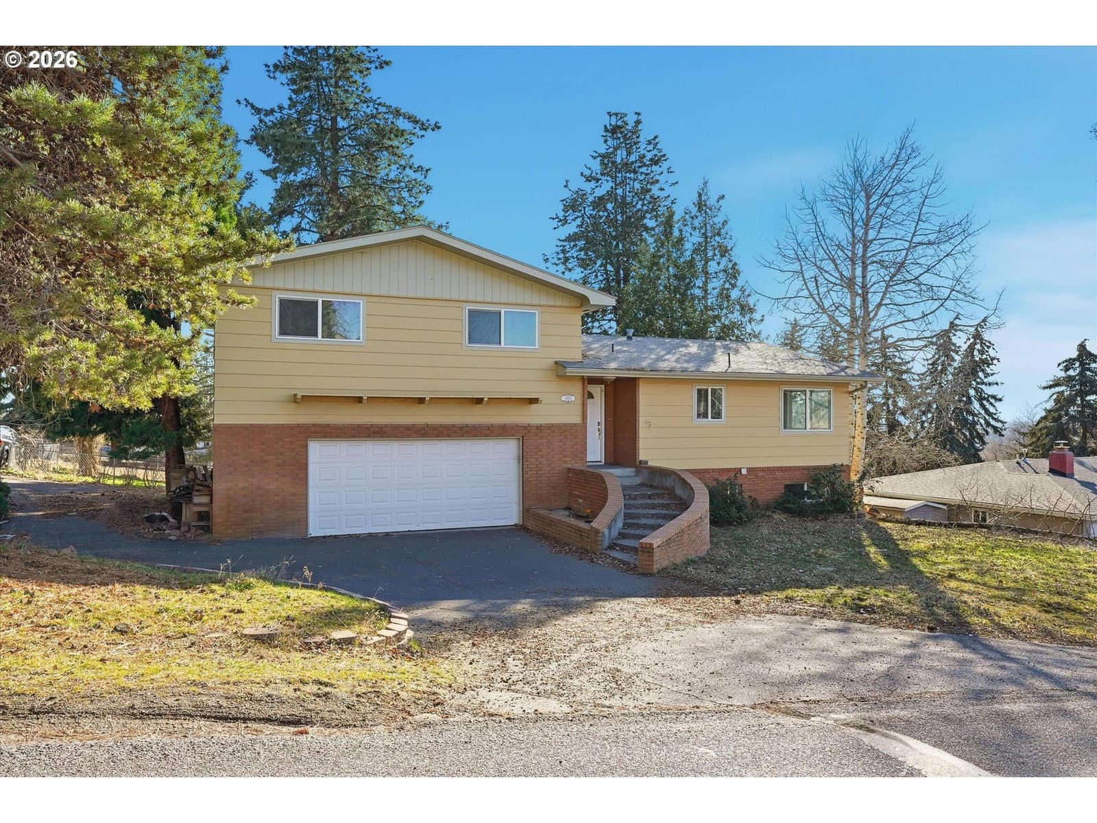 Listing photo 1 of 6