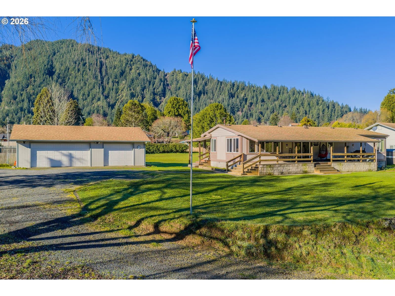 Listing photo 1 of 6