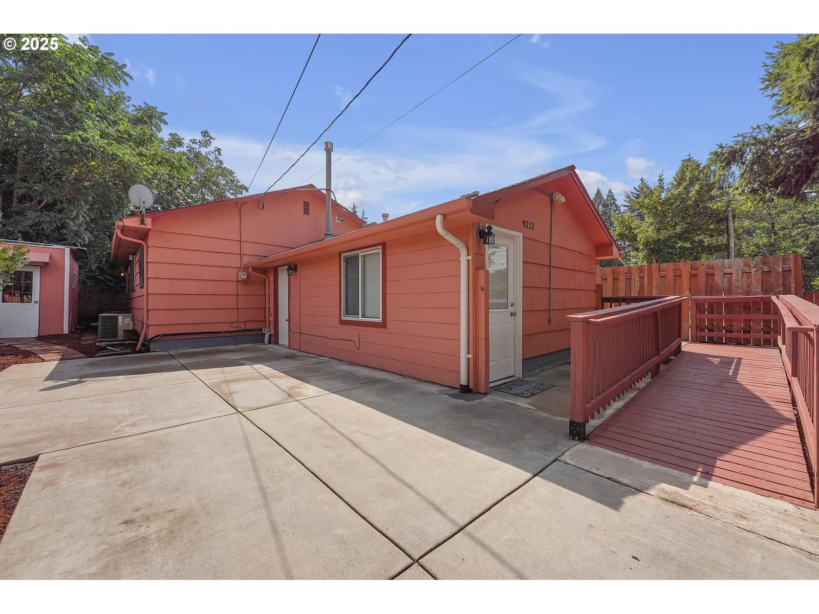 Listing photo 1 of 6