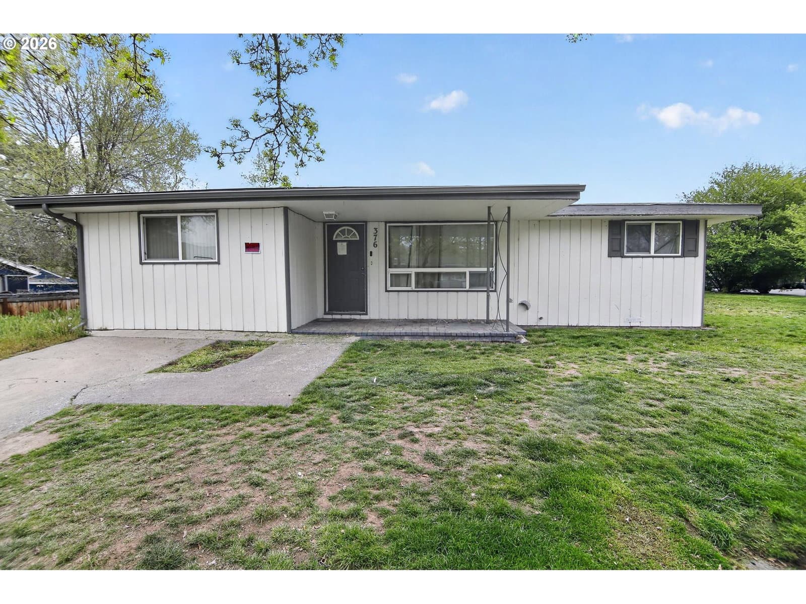 Listing photo 1 of 6