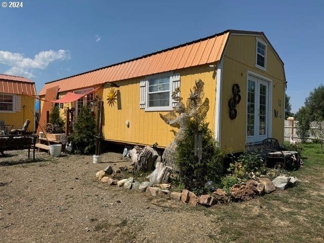 Listing photo 1 of 6