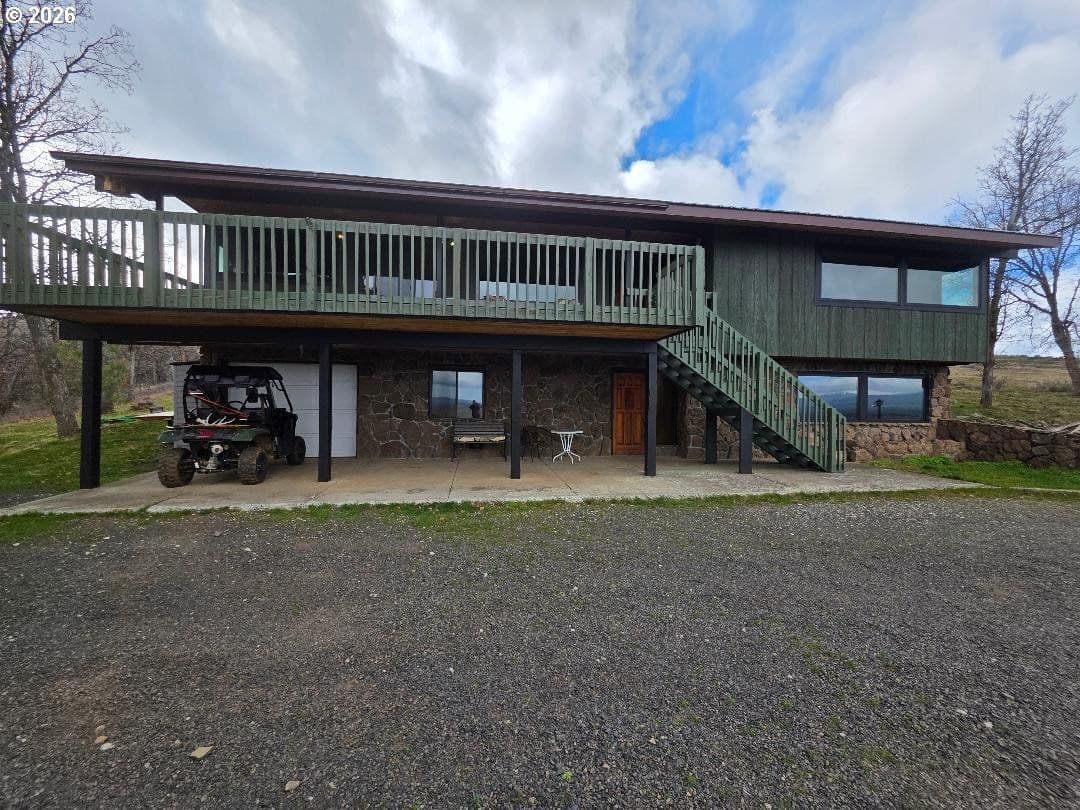 Listing photo 1 of 6