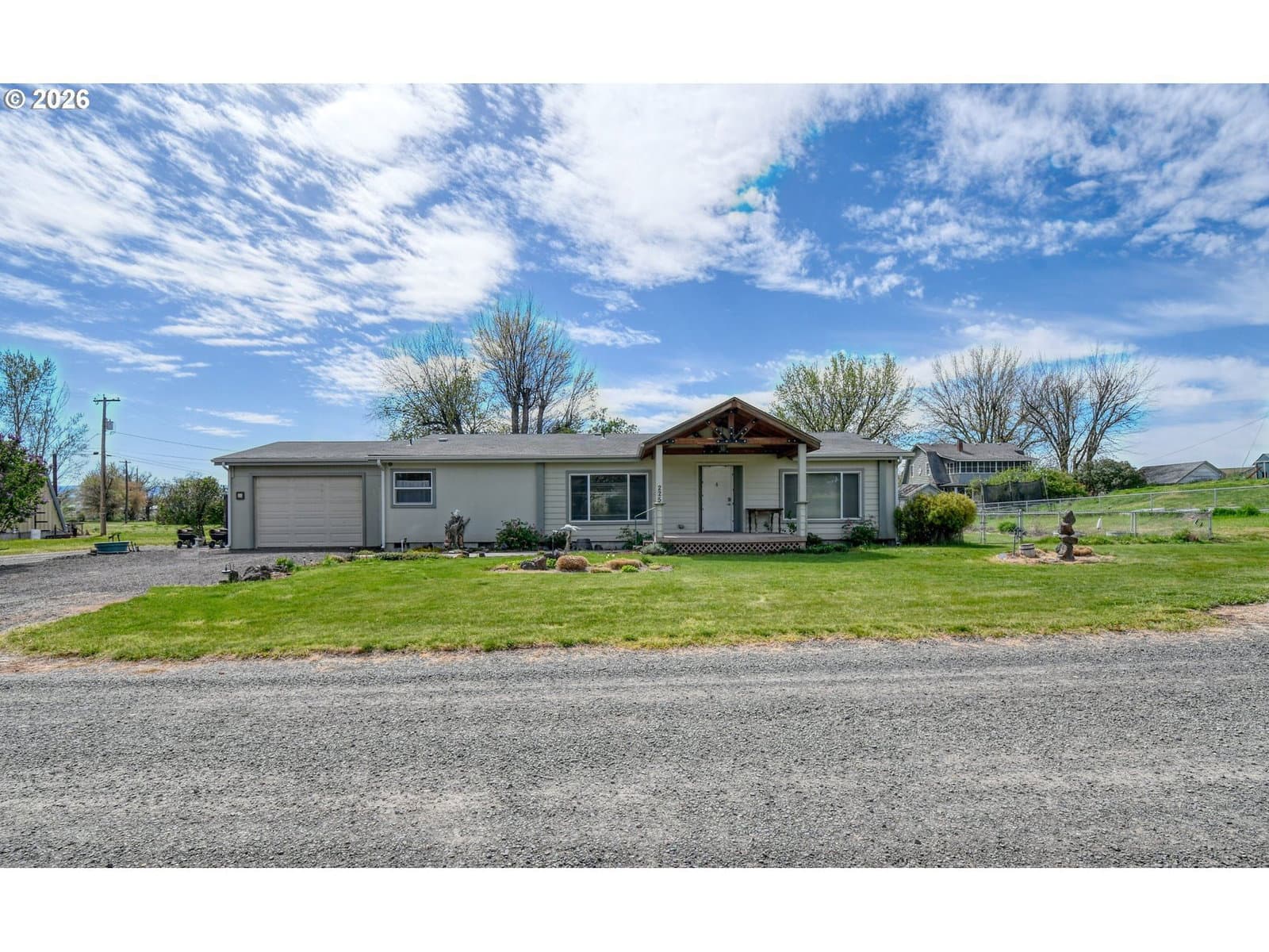 Listing photo 1 of 6