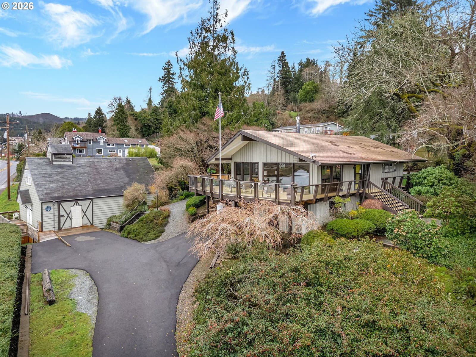 Listing photo 1 of 6